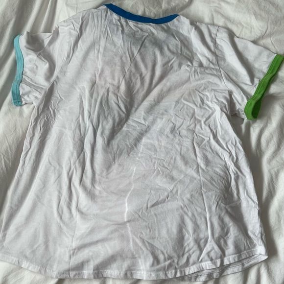 Disney Parks 7 Days Castle T-Shirt (size XL) - Picture 3 of 8